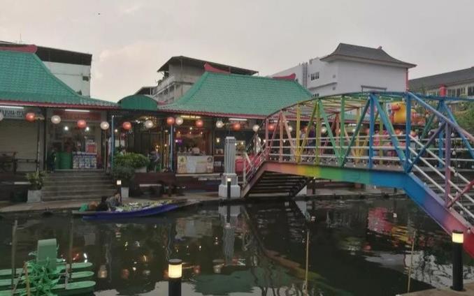 曼谷旅游攻略曼谷餐厅海鲜海鲜自助 曼谷最新鲜、性价比最高的海鲜自助餐，人均150元不到 美食诱惑 更新时间 2019-08-02 10:49 0 10