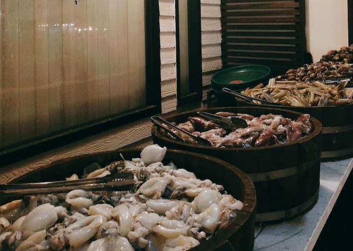 曼谷旅游攻略曼谷餐厅海鲜海鲜自助 曼谷最新鲜、性价比最高的海鲜自助餐，人均150元不到 美食诱惑 更新时间 2019-08-02 10:49 0 10