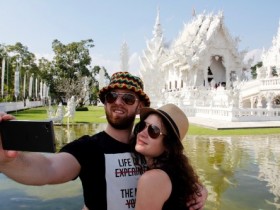看后有点后怕，导游不让在泰国寺庙拍照原来是因为这个！