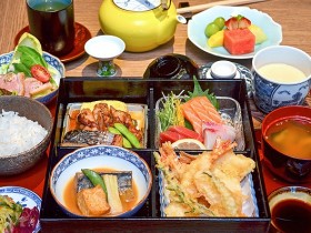 靠近曼谷BTS站的10大美食餐厅,吃货懒人必备