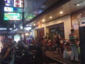 探寻泰国红灯区最神秘的地下酒吧真人Sex Show