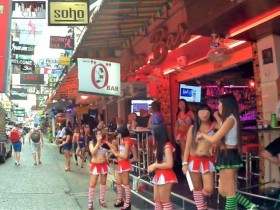 2019芭提雅6巷Soi6-快餐一条街的酒吧地图攻略