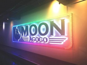 芭提雅步行街再添新店Moon bar—月亮之上的温柔乡