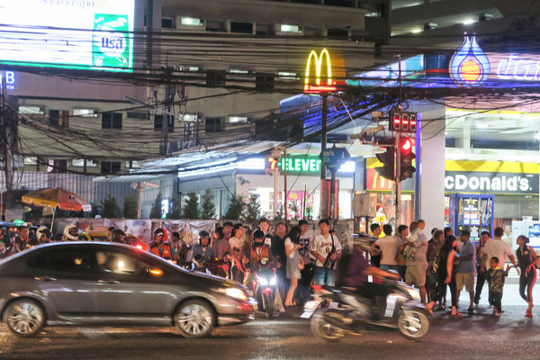 曼谷红灯区Nana Plaza体验:进酒吧一定要消费吗? 有什么禁忌呢?的图片 第13张 曼谷红灯区Nana Plaza体验:进酒吧一定要消费吗? 有什么禁忌呢?