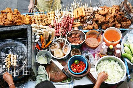曼谷庶民美食,便宜又美味,不吃后悔啊的图片 第1张 曼谷庶民特色小吃,便宜又美味,不吃一定后悔