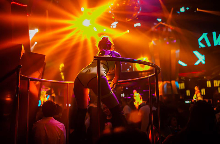 Insanity Nightclub,曼谷高质量援交酒吧的图片 第11张 Insanity Nightclub,曼谷高质量援交酒吧