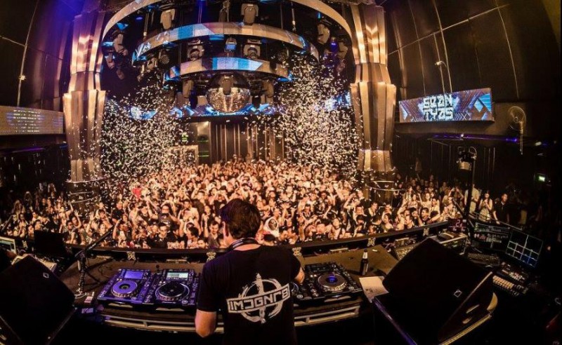 Insanity Nightclub,曼谷高质量援交酒吧的图片 第5张 Insanity Nightclub,曼谷高质量援交酒吧