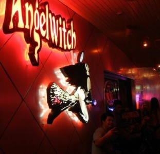 曼谷娜娜广场10间值得逛的gogobar