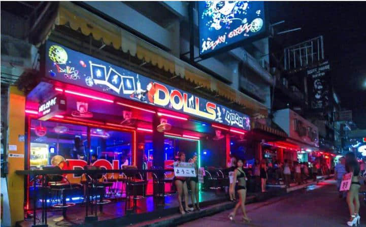 芭提雅快餐一条街Soi 6(Soi Sex),价格比gogobar便宜