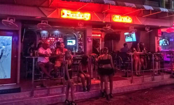 芭提雅快餐一条街Soi 6(Soi Sex),价格比gogobar便宜
