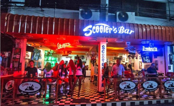 芭提雅快餐一条街Soi 6(Soi Sex),价格比gogobar便宜