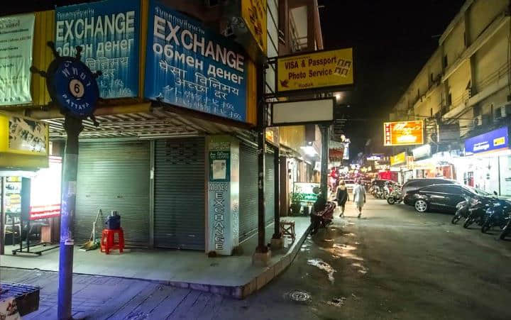 芭提雅快餐一条街Soi 6(Soi Sex),价格比gogobar便宜