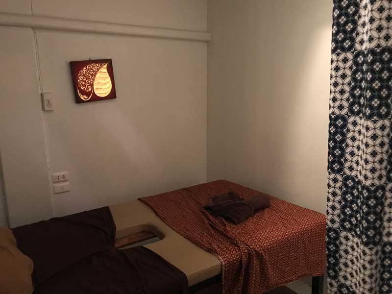 Analisa massage 必须体验的4手密宗按摩,还有鸟洞