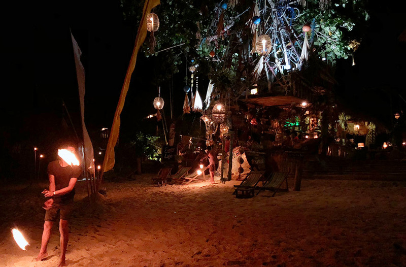 丽贝岛(Koh Lipe)的夜生活的图片 第3张 丽贝岛(Koh Lipe)的夜生活