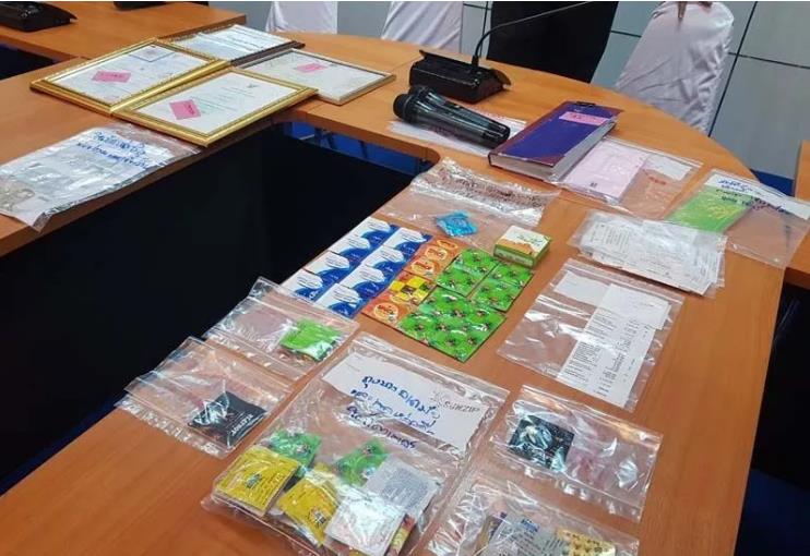 急!未成年人接客,芭提雅警察突击“中泰合资”酒吧:Coming Bar的图片 第3张 急!未成年人接客,芭提雅警察突击“中泰合资”酒吧:Coming Bar
