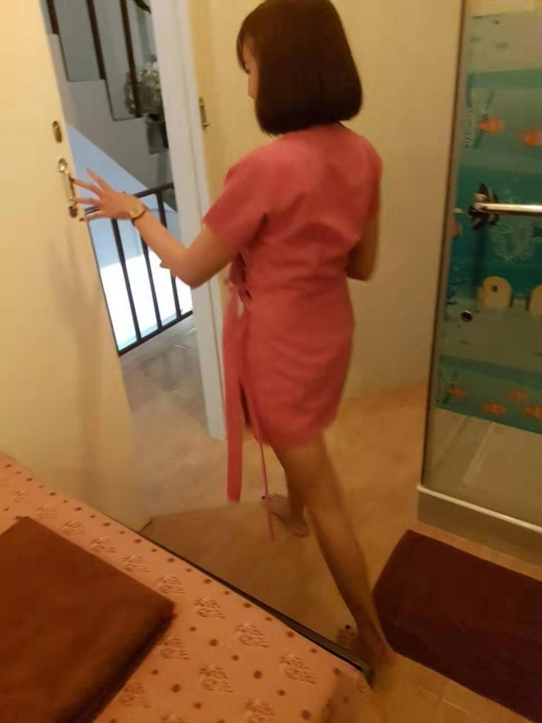 泰国第五天,沉浸在ninjia姐妹花的柔软后,搭讪警花求合影,她说no